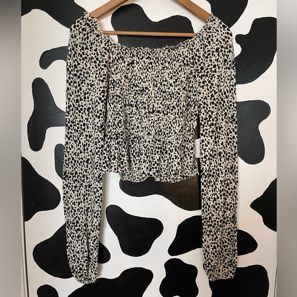 UO Shaina Rayon Ruched Long Sleeve Top - Picture 2 of 8